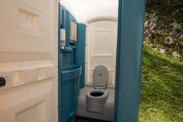 Best Luxury portable toilet rental  in Dora, AL